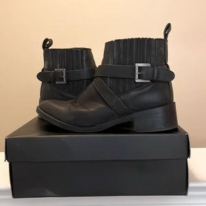 Black Charlotte Russe Size 7